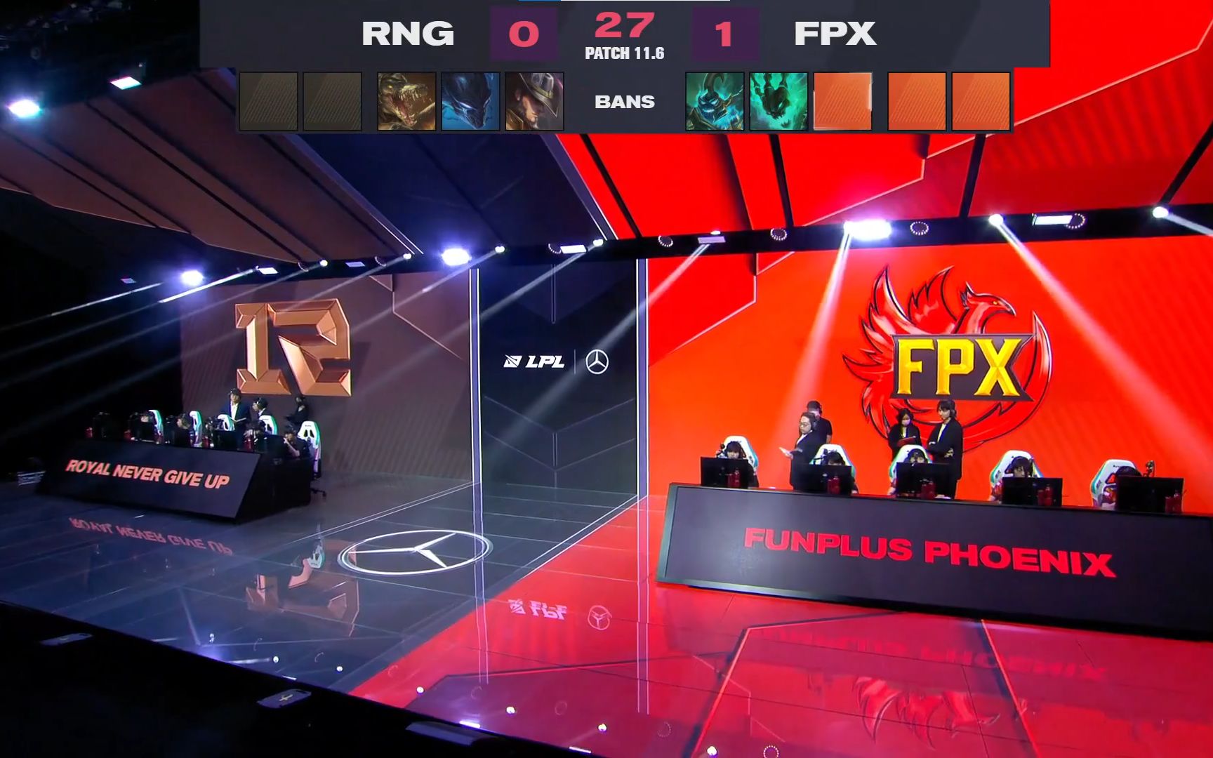 T1力克FLY,Canyon单局斩获MVP峡谷大战四强赛,点燃全场激情 T1力克FLY,Canyon单局斩获MVP峡谷大战四强赛,点燃全场激情