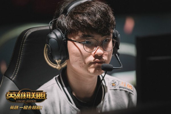 连胜势头难挡！英雄联盟豪取十连胜